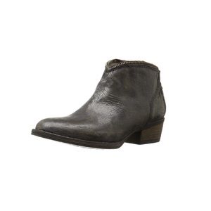 Very Volatile Sofia Leather Ankle Boot in Grey